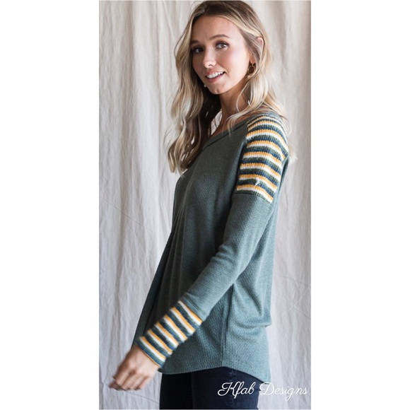 ❤️LAST 1! V Neck Waffle Knit Stripe Contrast Top! - Picture 6 of 8